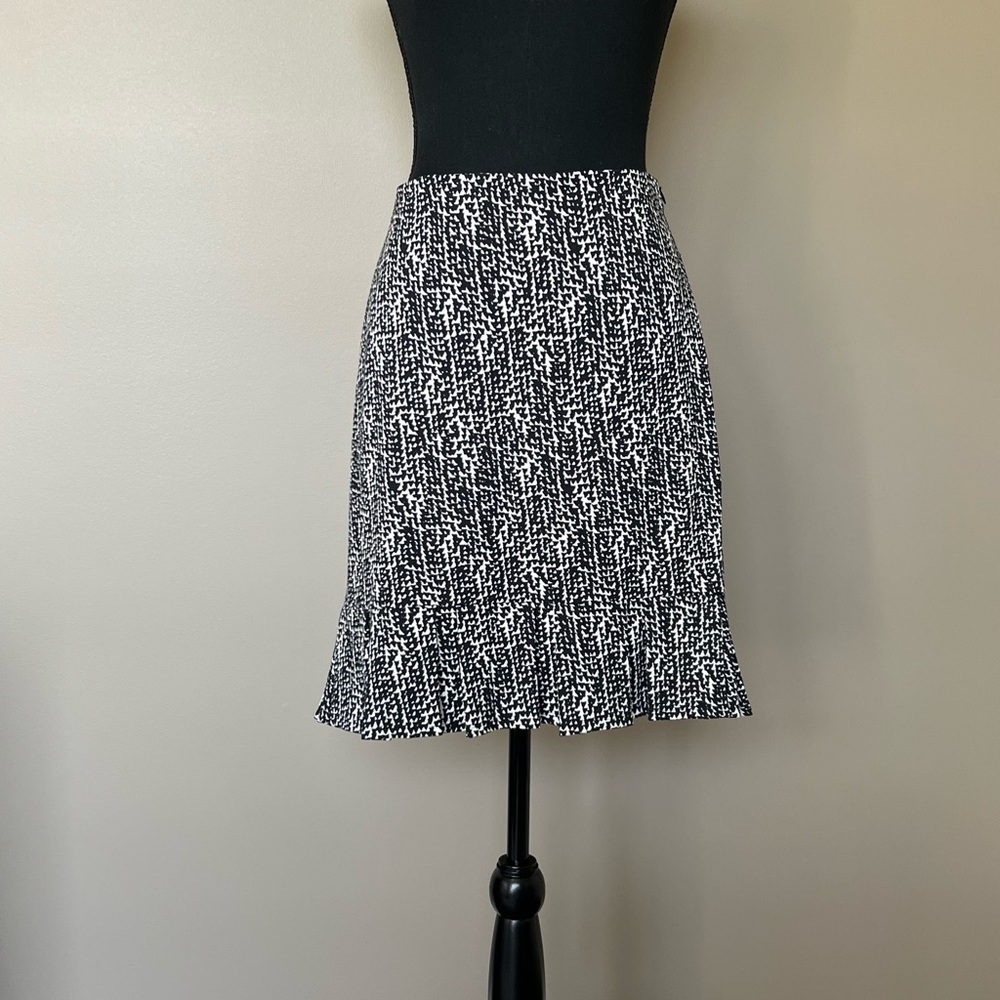 Elegant Black and White Skirt